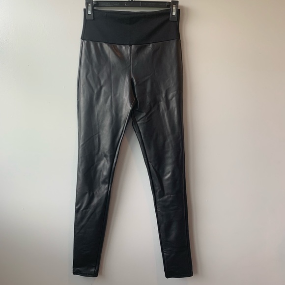 Spanx Assets All Over Faux Leather Leggings Sz Small EUC - Picture 4 of 5